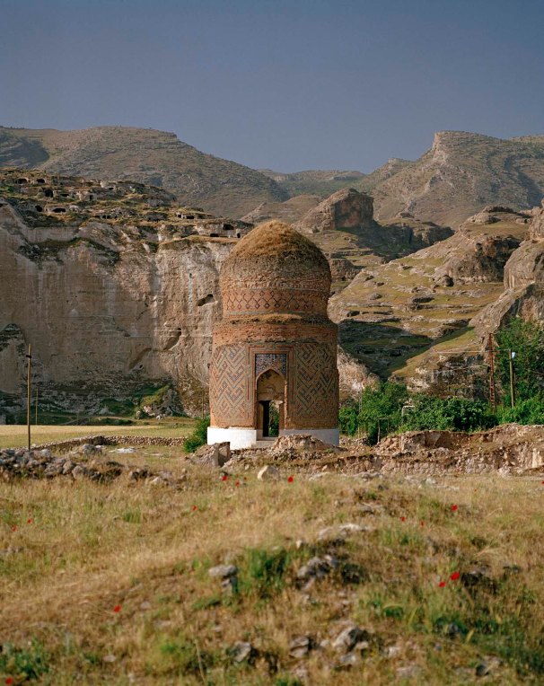 Tigris people and landscape in south eastern turkey