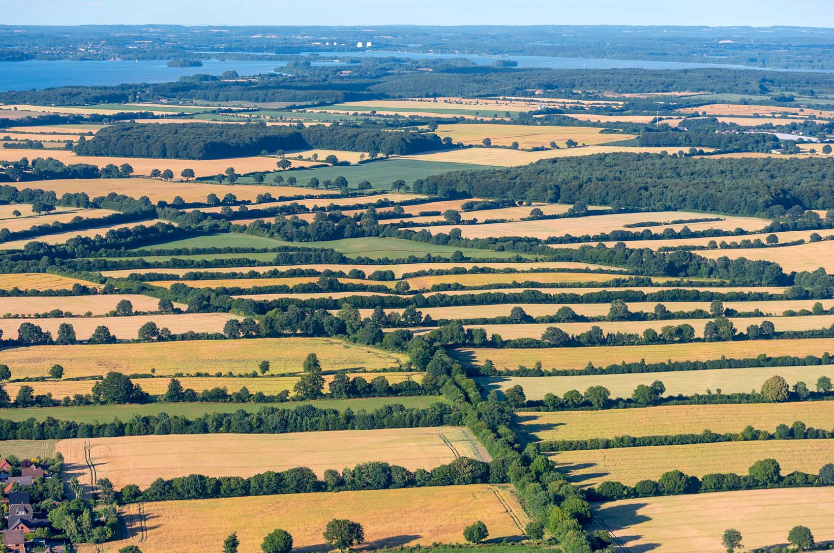 Luftbild von Endmoraenen auf dem Geestruecken