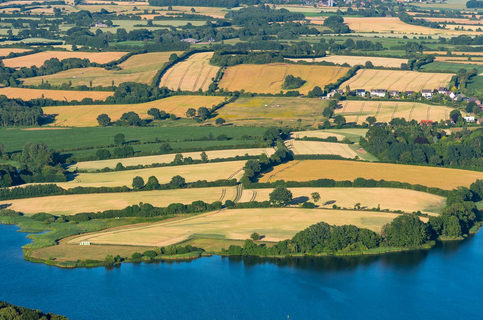 Luftbild von Endmoraenen auf dem Geestruecken